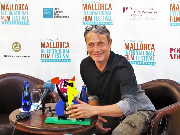 Peli o Manta. Mads Mikkelsen. Premio