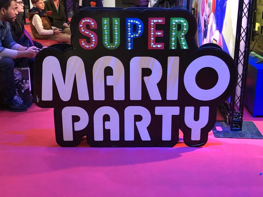 Peli o Manta. Viviendo (en) el saló del cómic. Super mario party