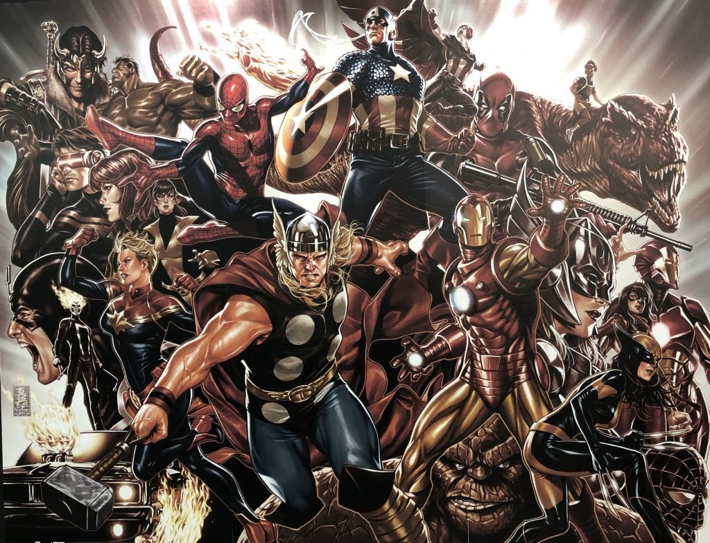 Peli o Manta. Viviendo (en) el saló del cómic. Mural superhéroes de marvel.