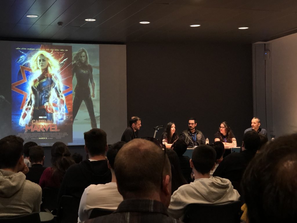 Peli o Manta. Viviendo (en) el saló del cómic. Capitana Marvel.