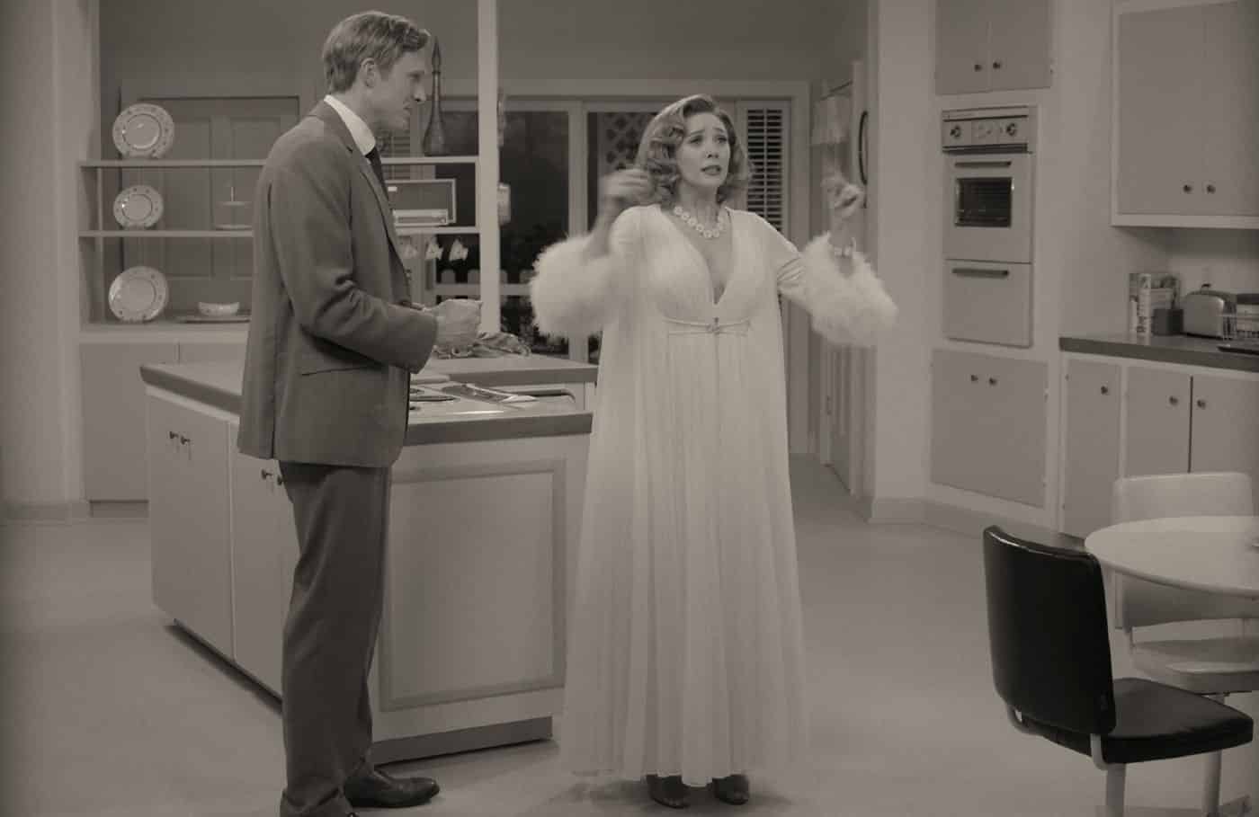 Peli o manta. Análisis WandaVision capítulos 1 y 2. Ambos