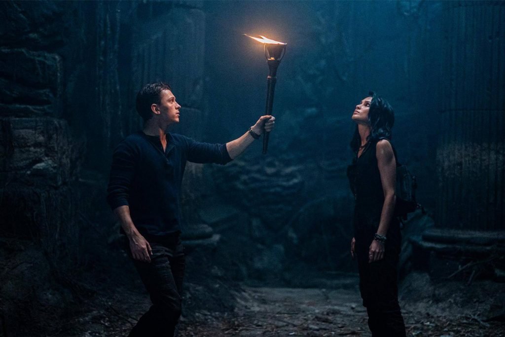 Peli o manta. Uncharted. Tom y Sophia